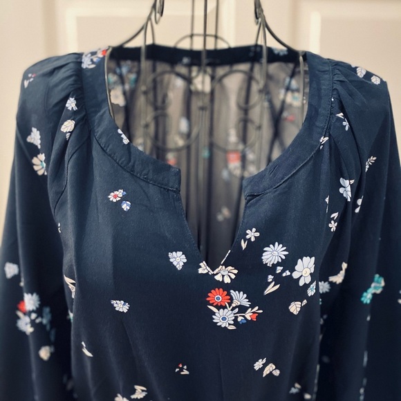 Old Navy | Flower Print Split Neck Dress - Picture 5 of 9